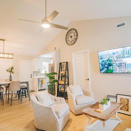 City Retreat - 4 Bedroom Oasis With King & Private Yard Near Downtown Charlotte Exterior photo