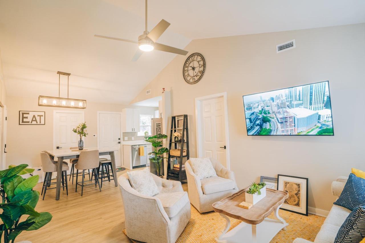 City Retreat - 4 Bedroom Oasis With King & Private Yard Near Downtown Charlotte Exterior photo