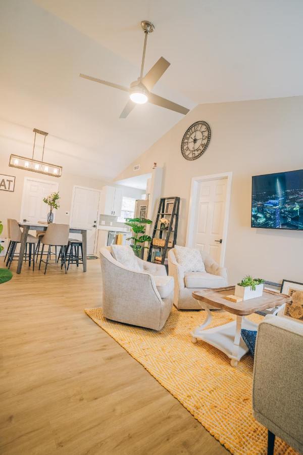 City Retreat - 4 Bedroom Oasis With King & Private Yard Near Downtown Charlotte Exterior photo